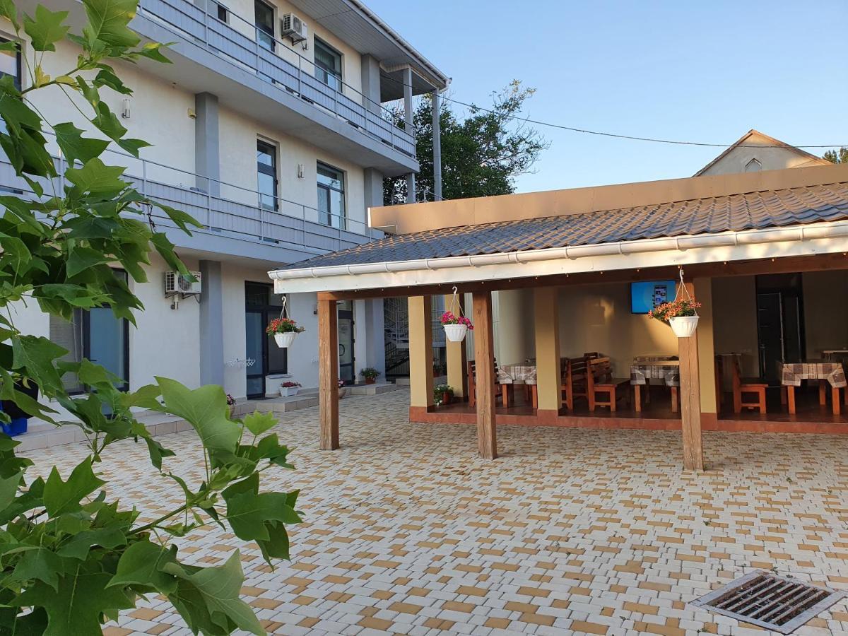 切尔诺莫斯克 Aleksandriya酒店 外观 照片